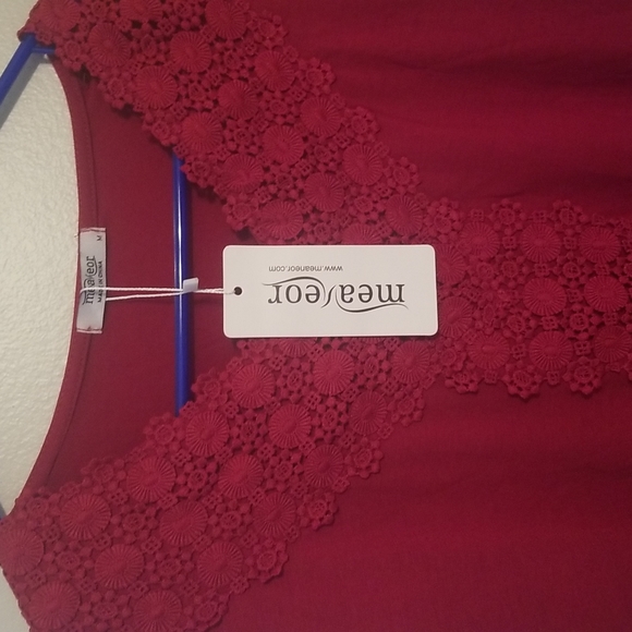 Red Bell Sleeve Boho Top with Lace Detail NWT - Picture 4 of 6